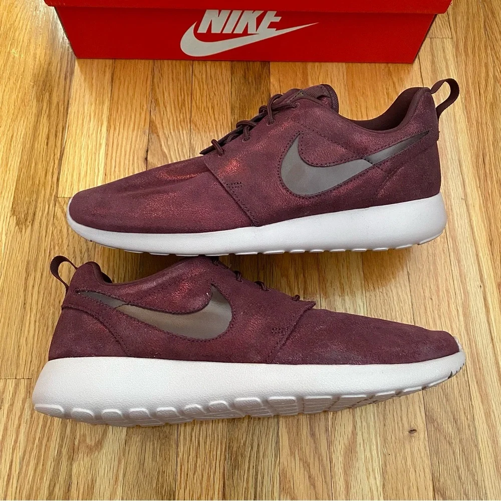 Nike Roshe One PRM Women’s Sneakers